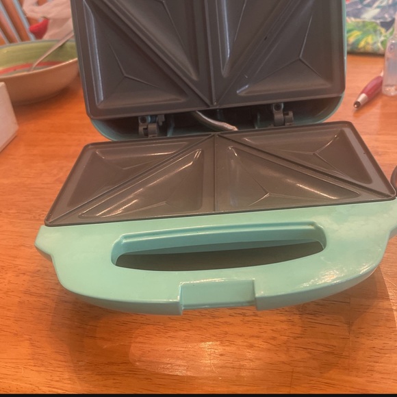 Green life sandwich maker brand new, never used I don’t have the tags - Picture 2 of 6